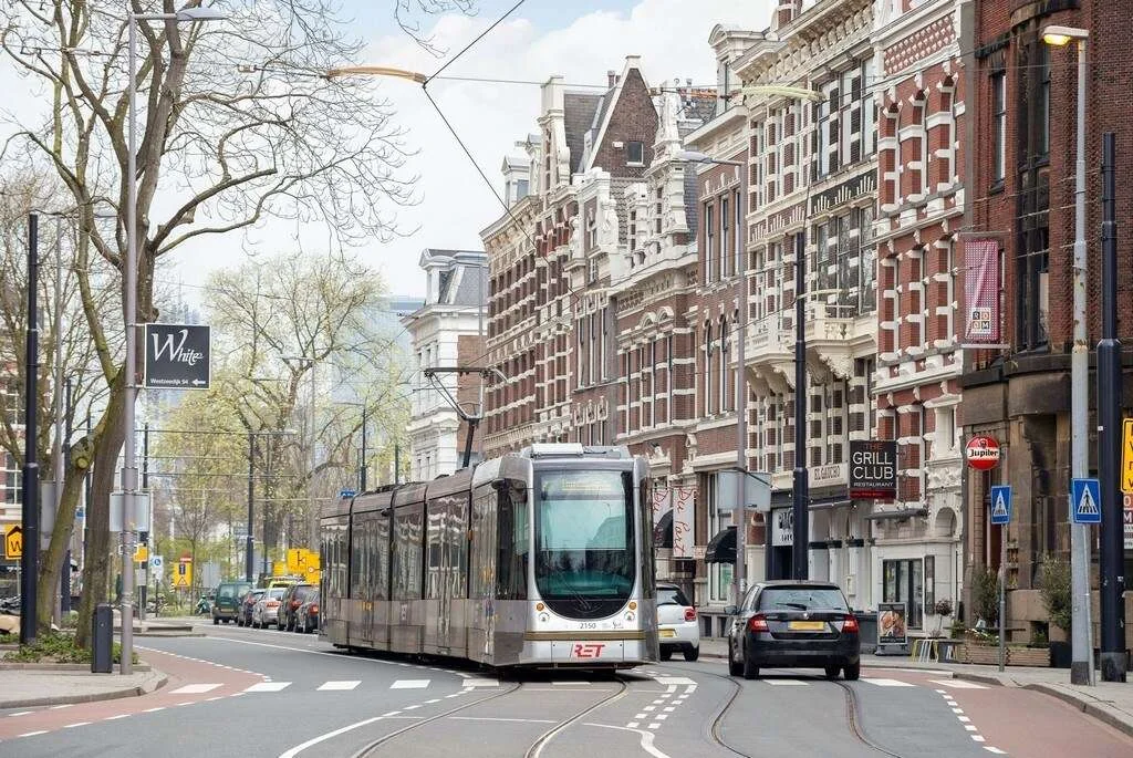 geblurde versie van de foto als achtergrond