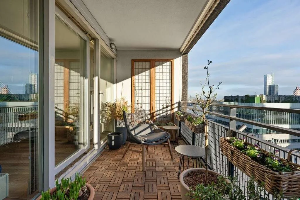 geblurde versie van de foto als achtergrond