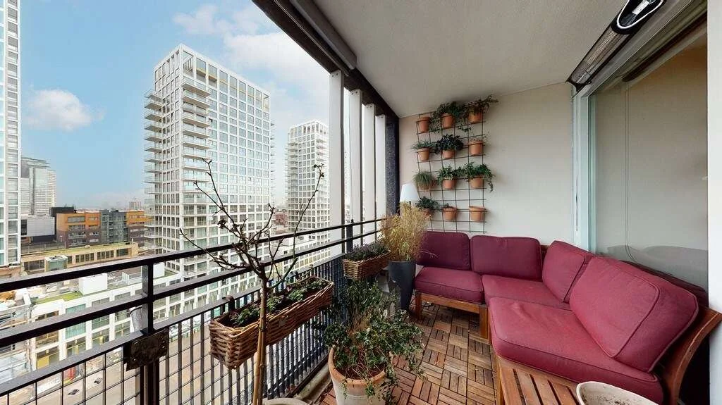 geblurde versie van de foto als achtergrond