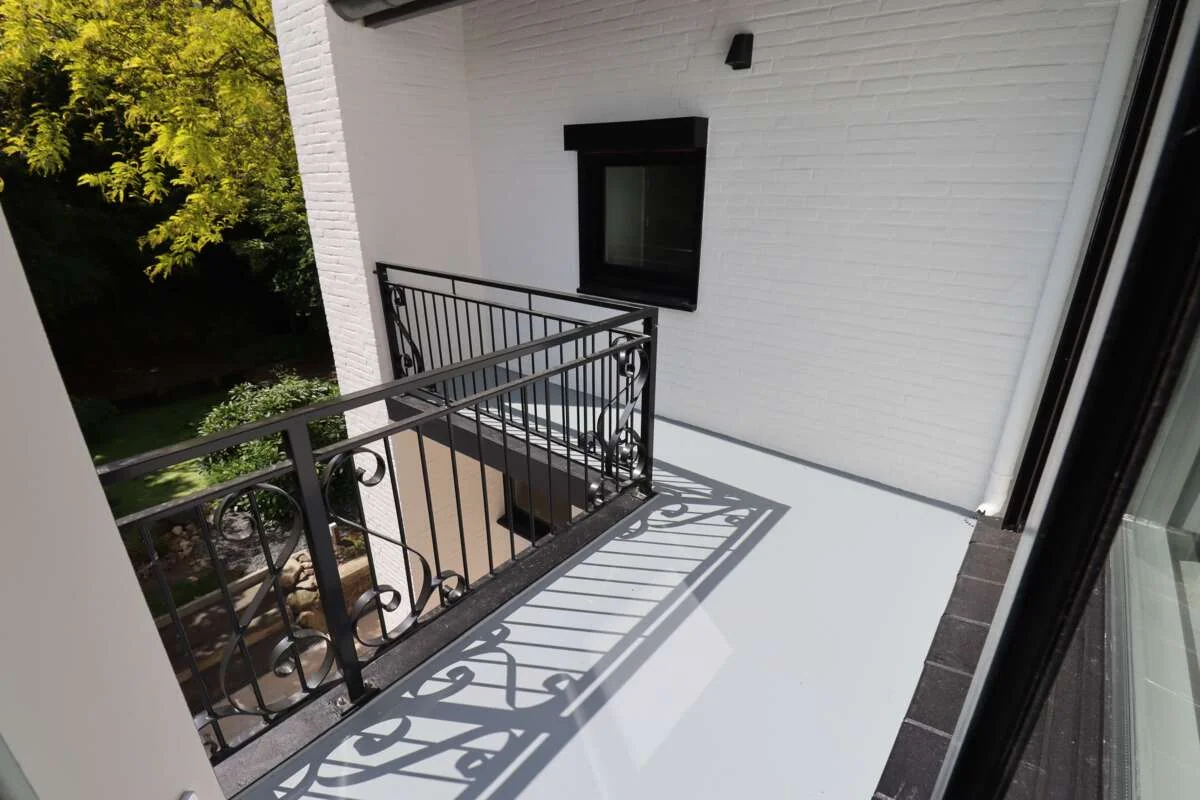 geblurde versie van de foto als achtergrond