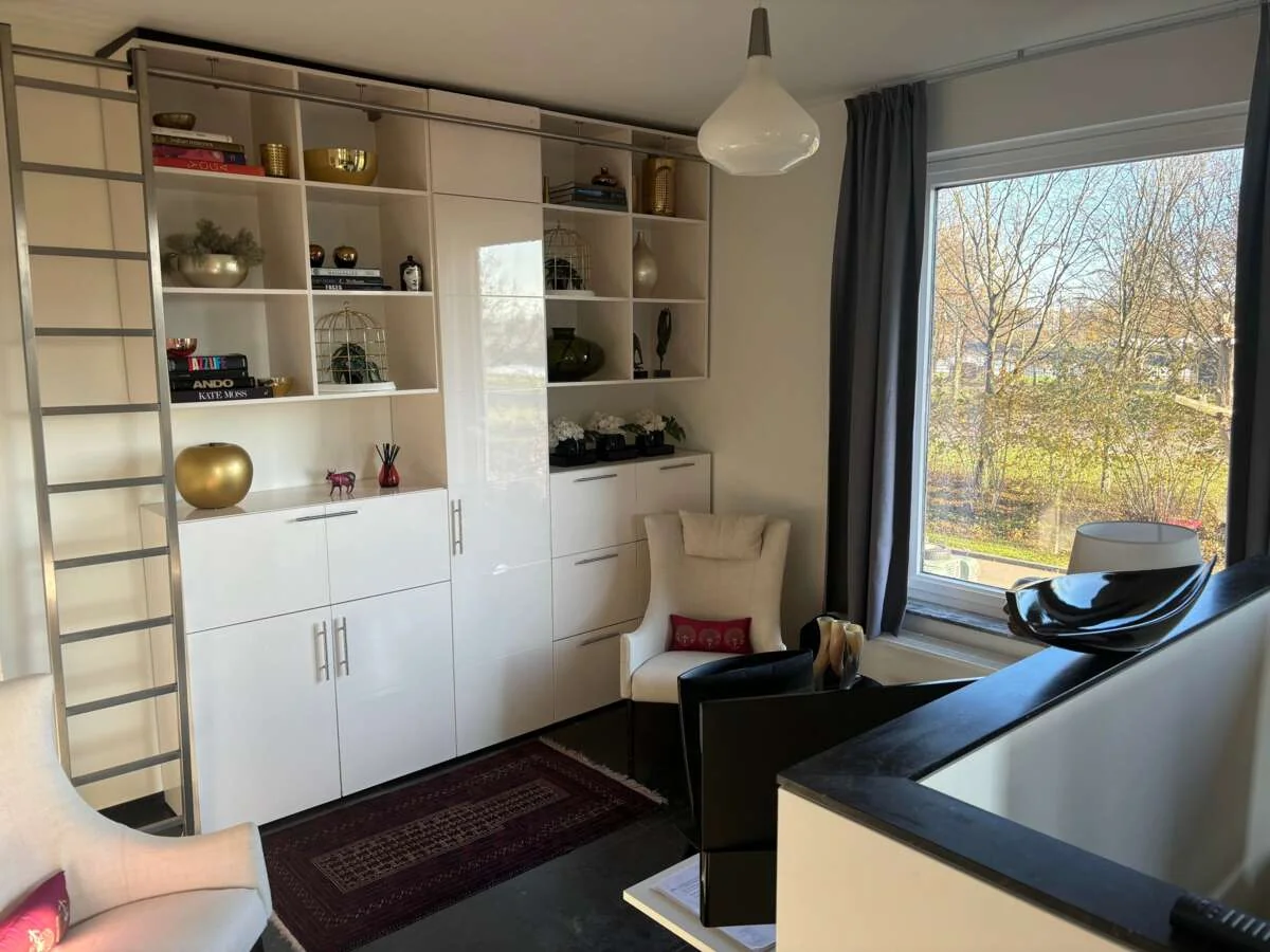 geblurde versie van de foto als achtergrond