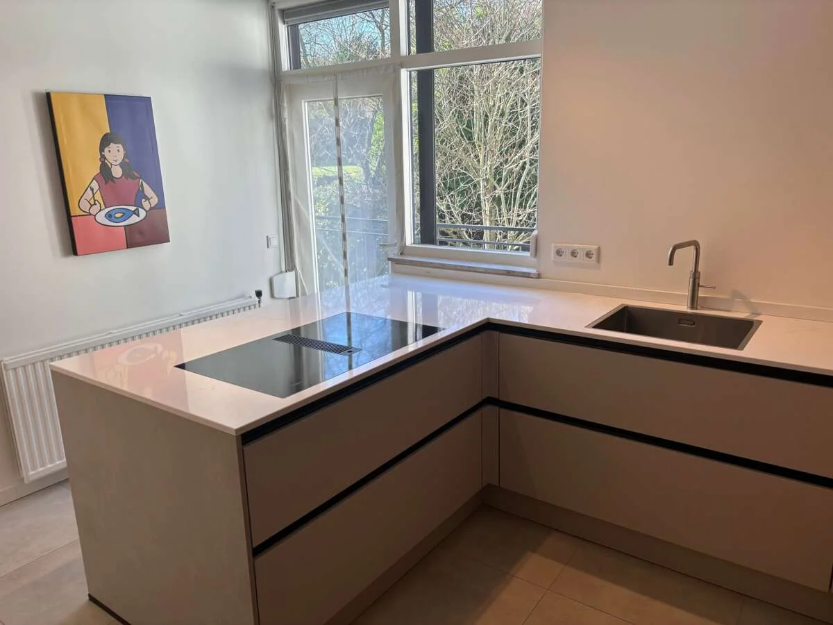 geblurde versie van de foto als achtergrond