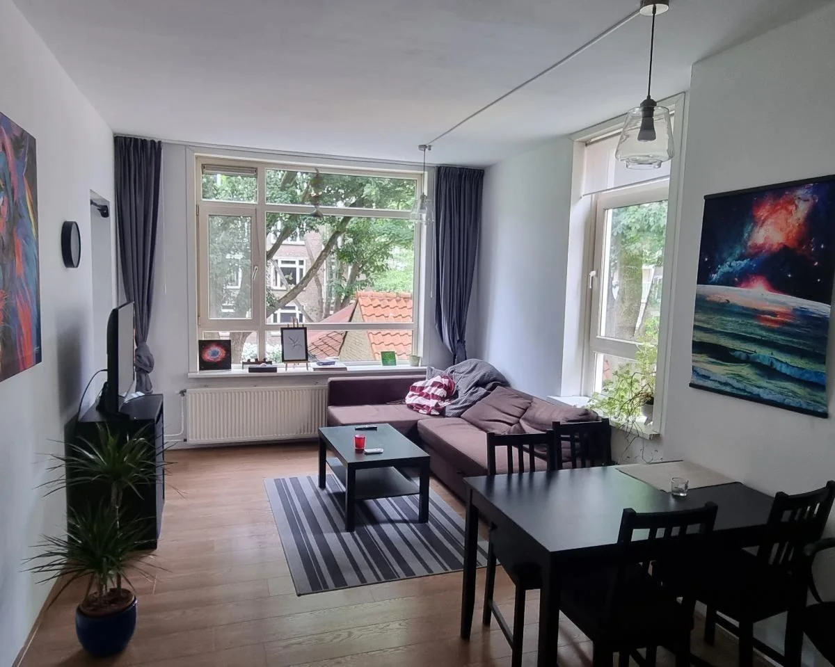 geblurde versie van de foto als achtergrond