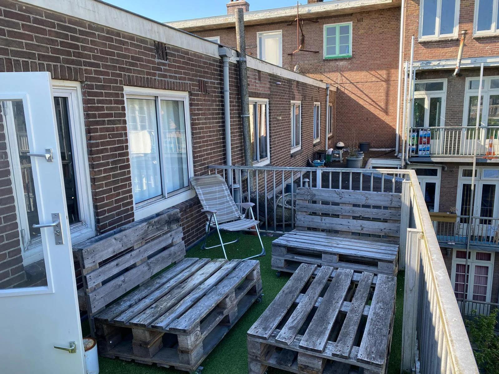 geblurde versie van de foto als achtergrond