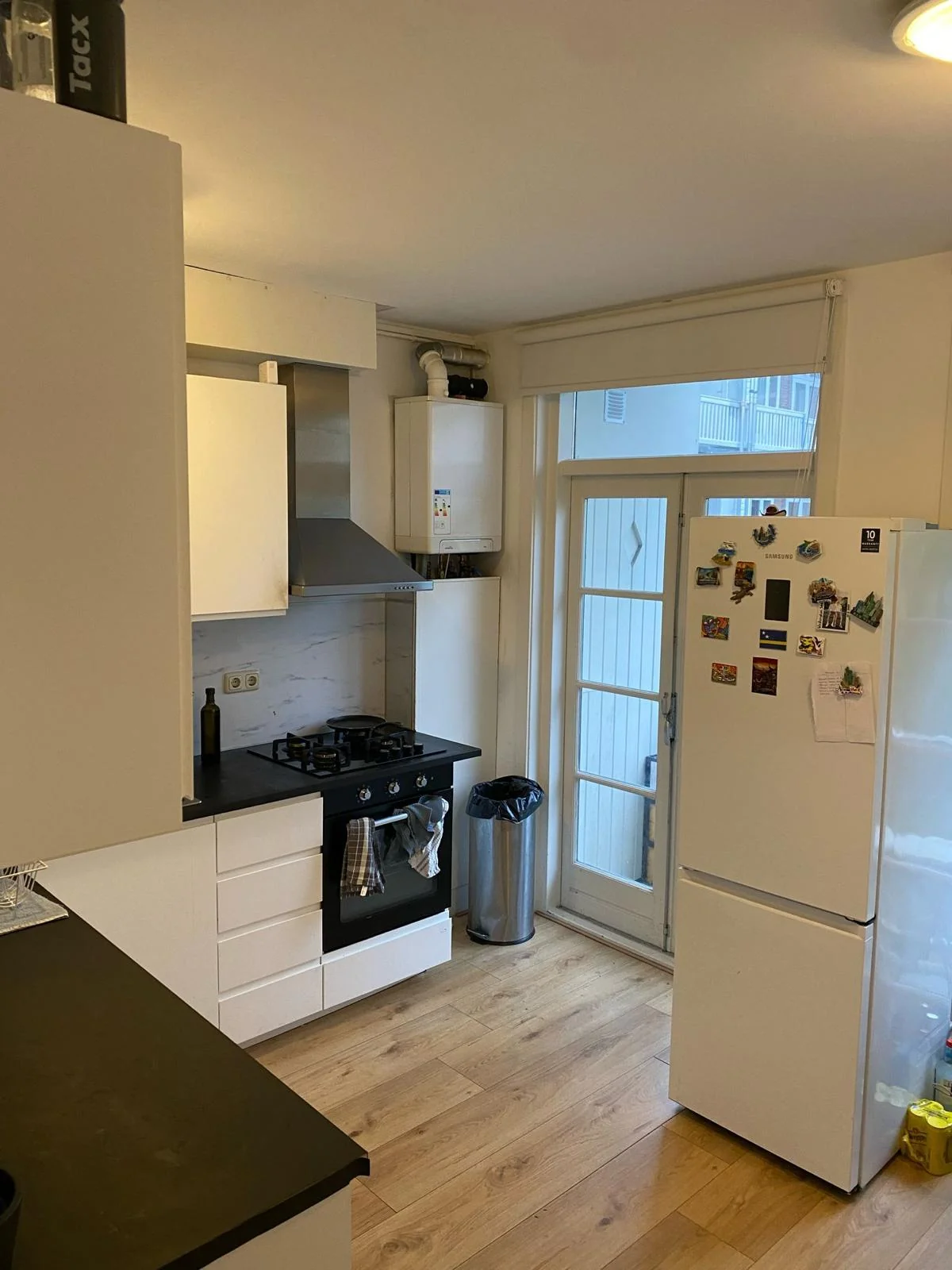 geblurde versie van de foto als achtergrond