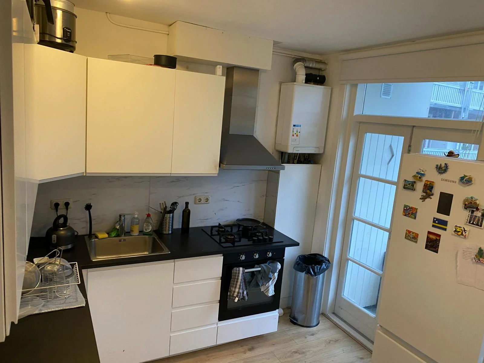 geblurde versie van de foto als achtergrond