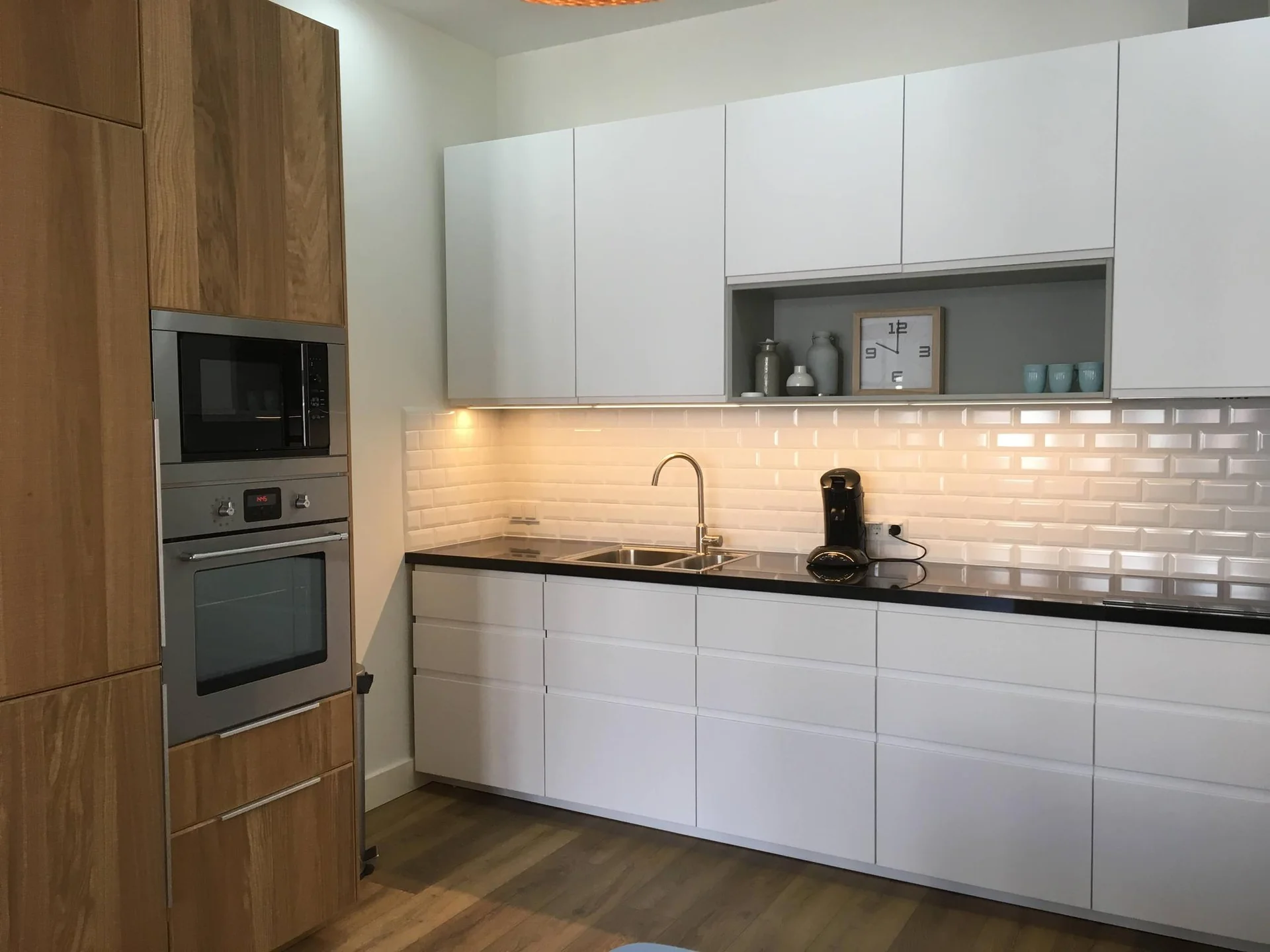 geblurde versie van de foto als achtergrond