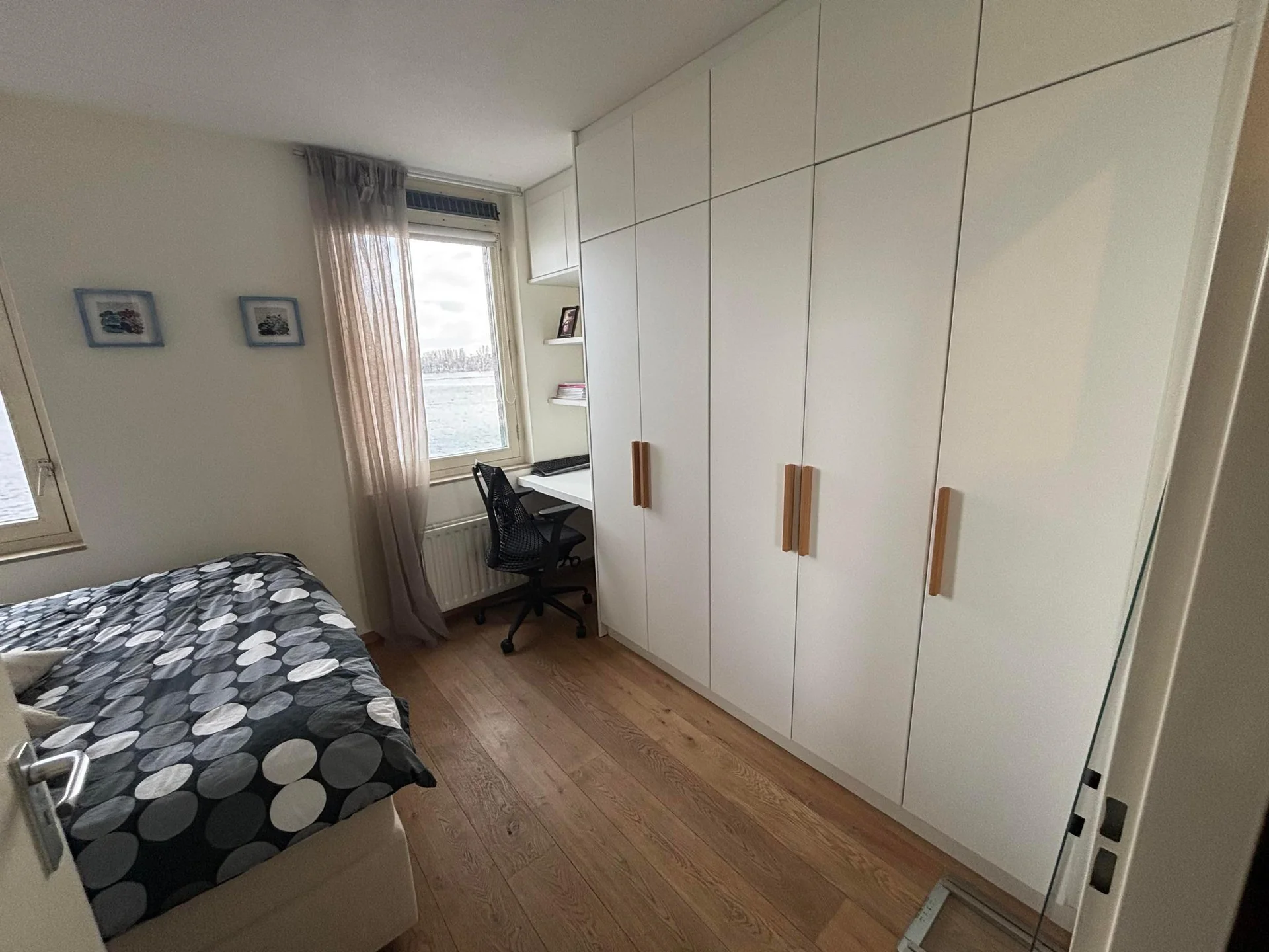 geblurde versie van de foto als achtergrond