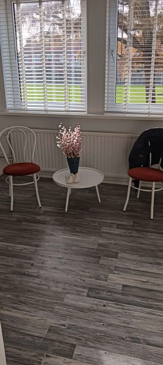 geblurde versie van de foto als achtergrond