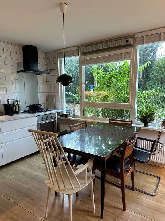 geblurde versie van de foto als achtergrond