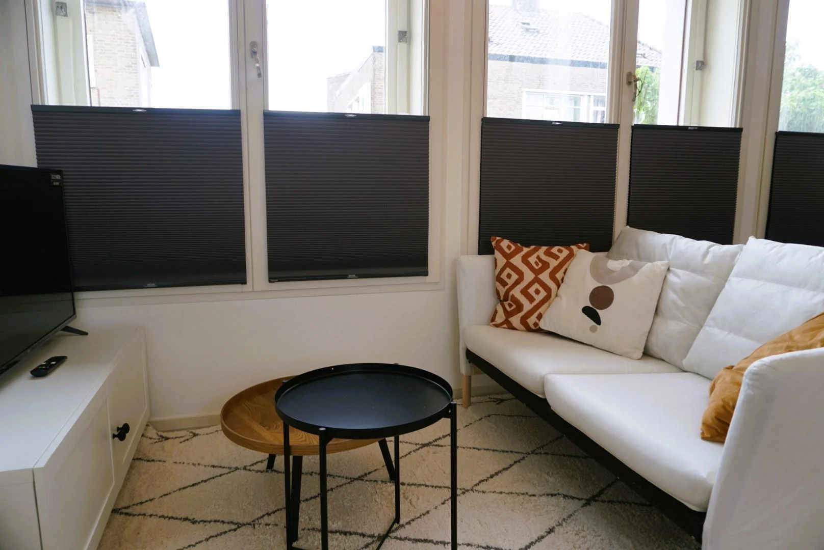 geblurde versie van de foto als achtergrond