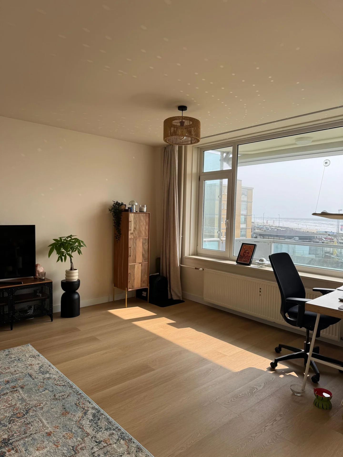 geblurde versie van de foto als achtergrond