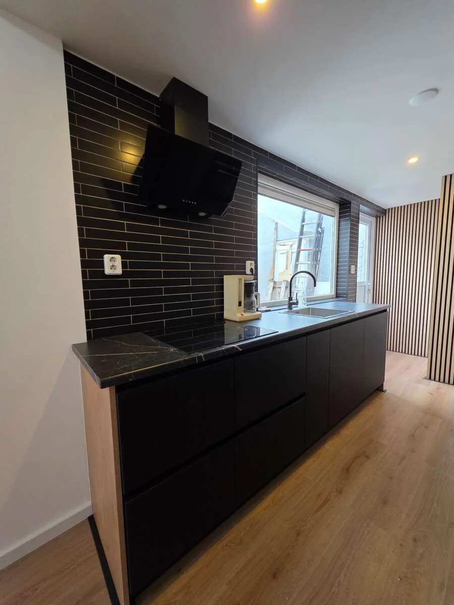 geblurde versie van de foto als achtergrond