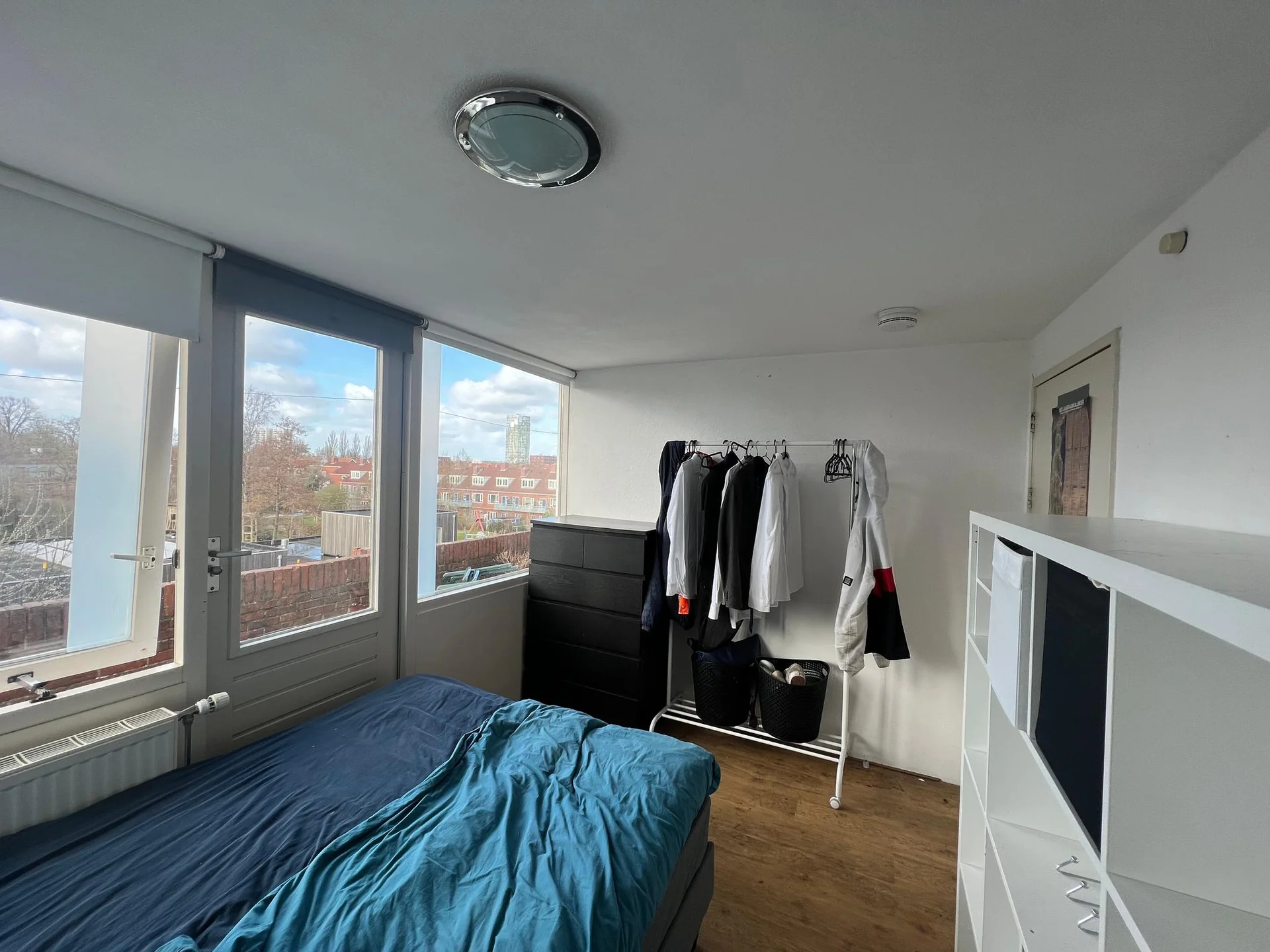 geblurde versie van de foto als achtergrond