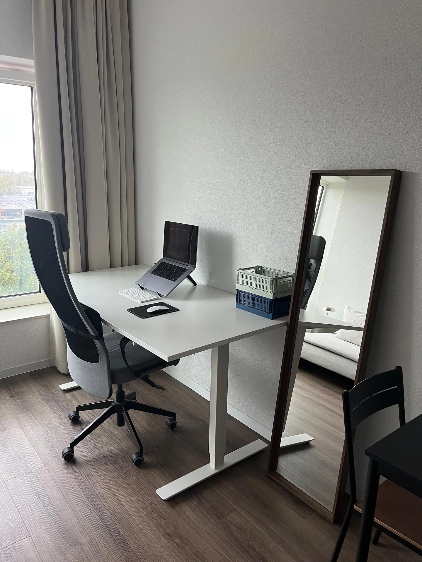 geblurde versie van de foto als achtergrond