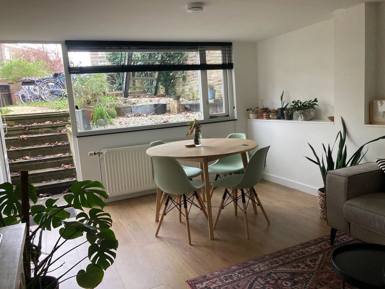 geblurde versie van de foto als achtergrond