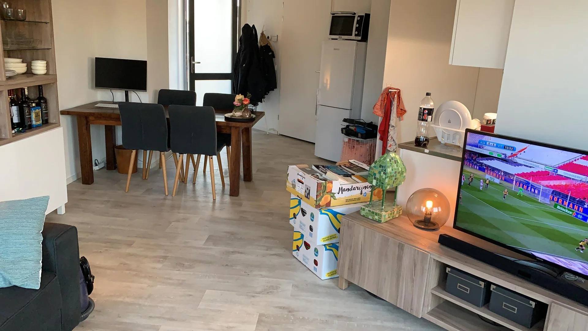 geblurde versie van de foto als achtergrond