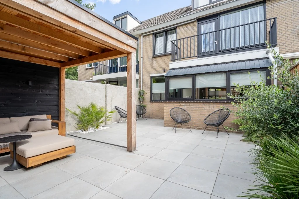 geblurde versie van de foto als achtergrond