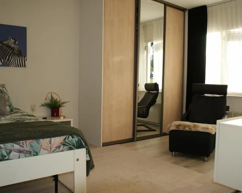 geblurde versie van de foto als achtergrond