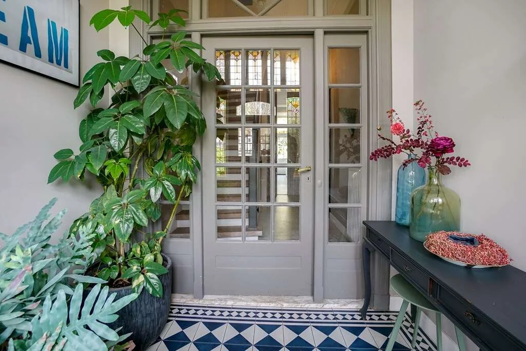 geblurde versie van de foto als achtergrond