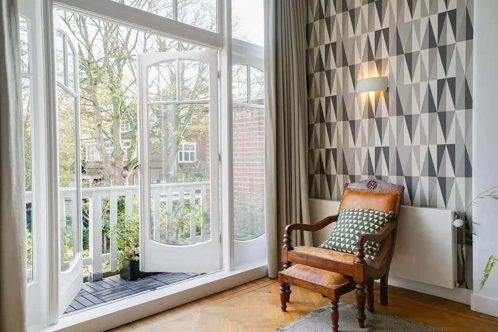 geblurde versie van de foto als achtergrond