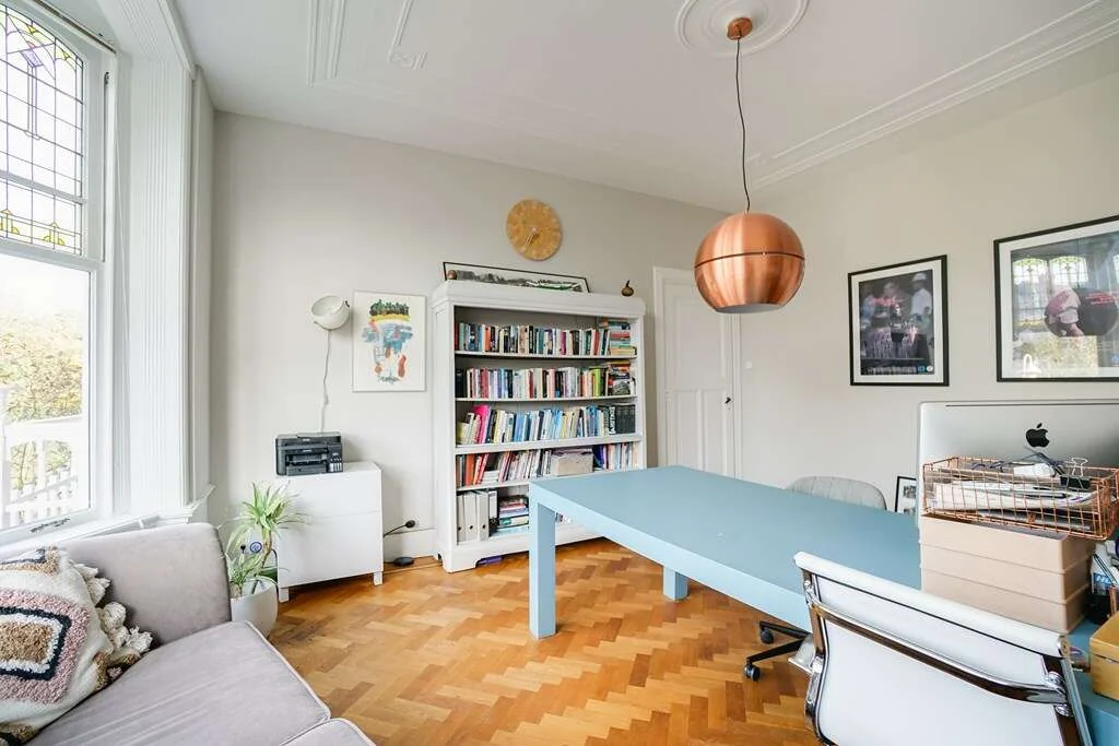 geblurde versie van de foto als achtergrond