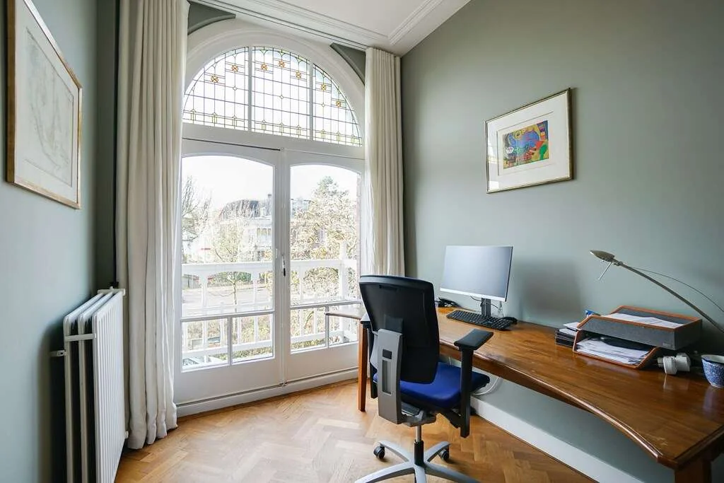 geblurde versie van de foto als achtergrond