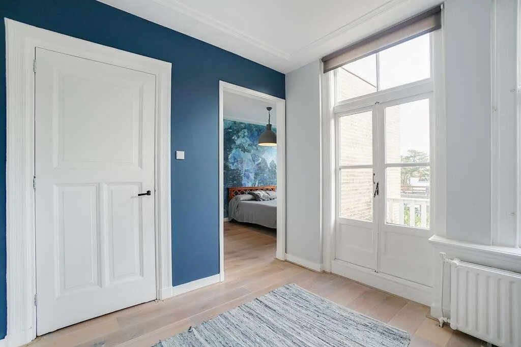 geblurde versie van de foto als achtergrond