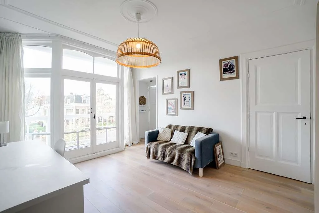 geblurde versie van de foto als achtergrond