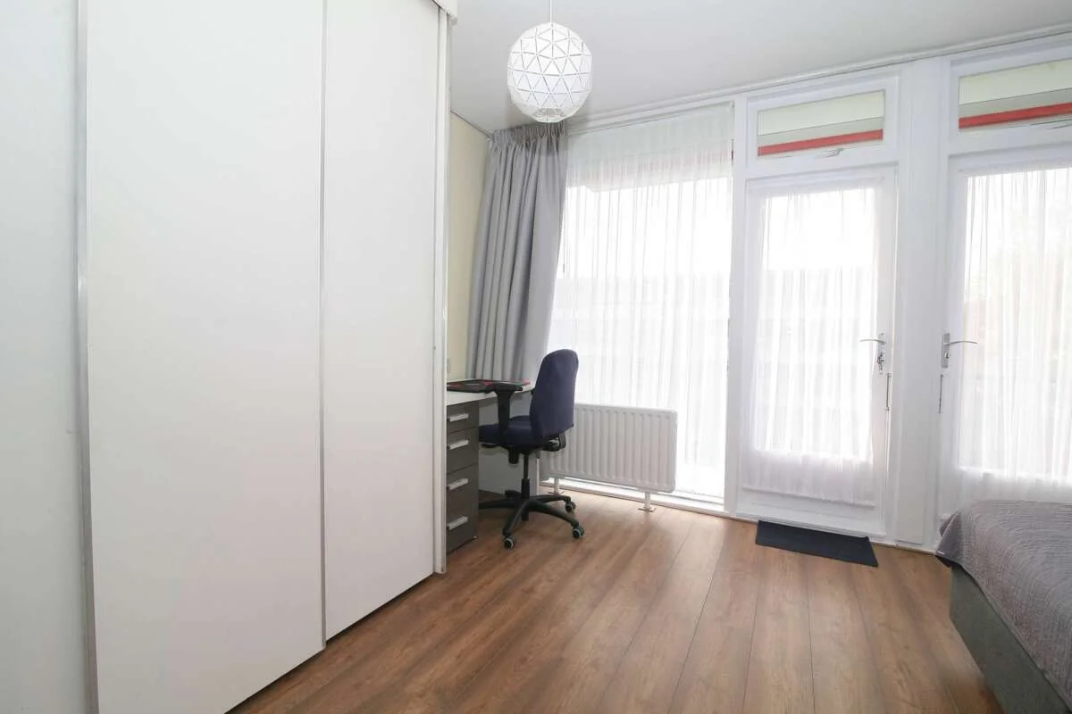 geblurde versie van de foto als achtergrond