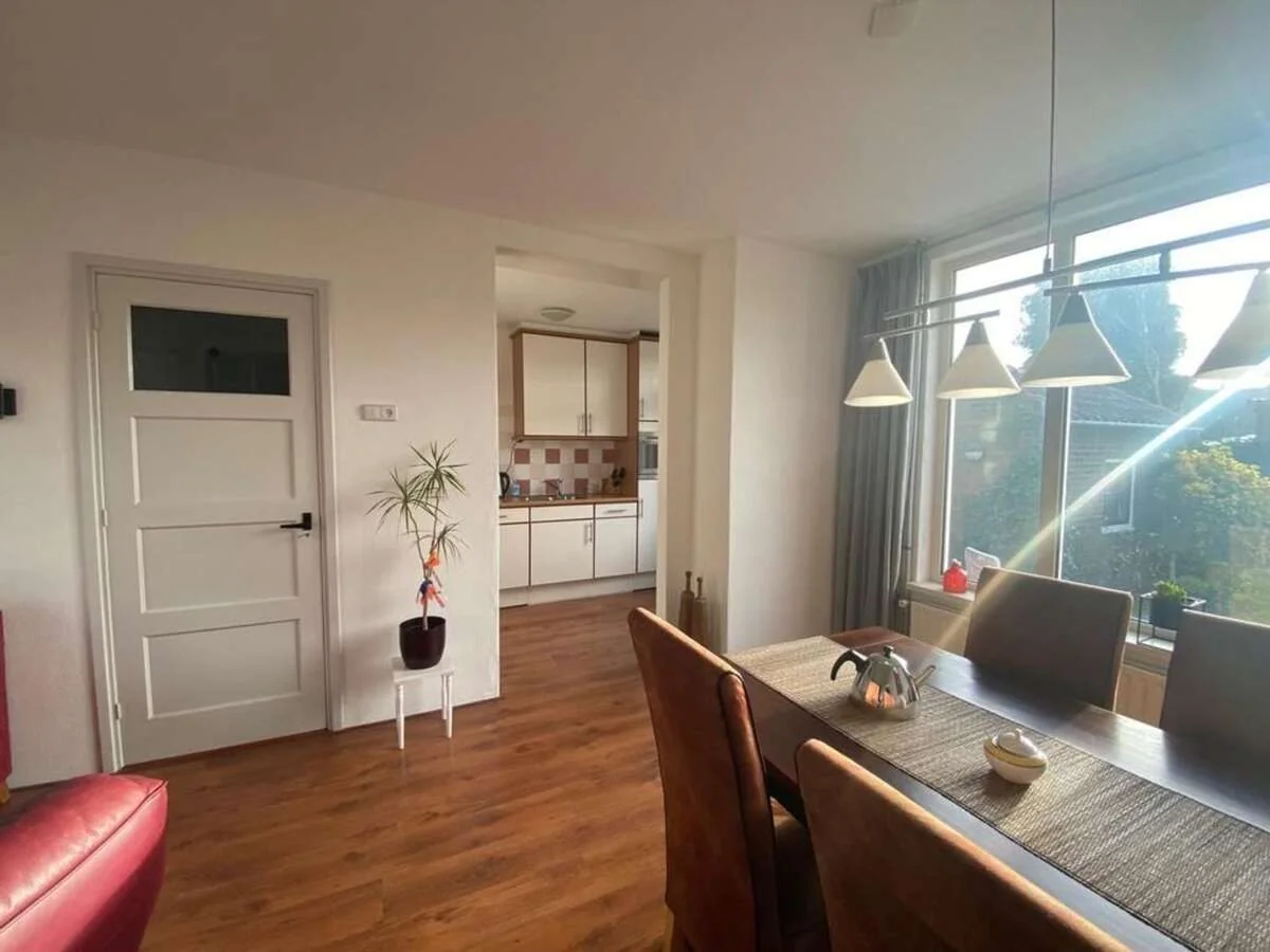 geblurde versie van de foto als achtergrond