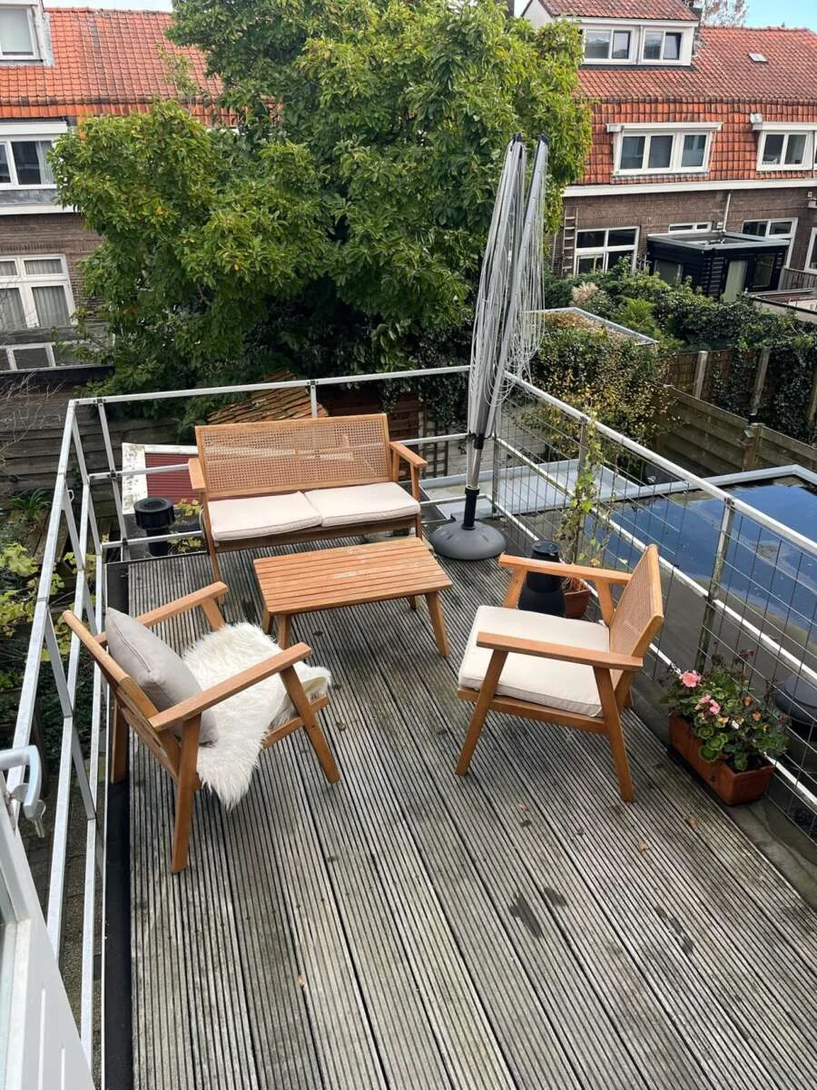 geblurde versie van de foto als achtergrond