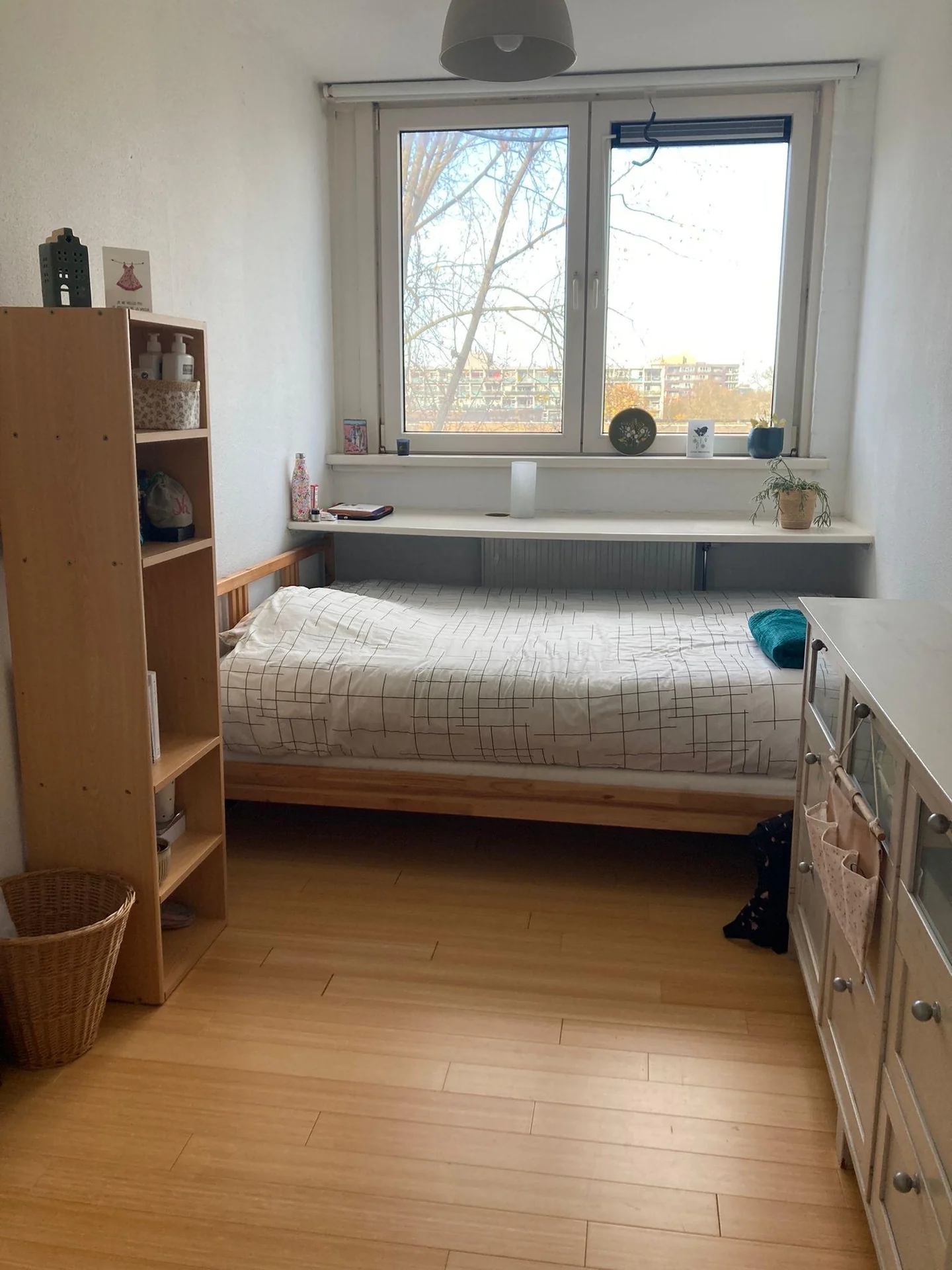 geblurde versie van de foto als achtergrond