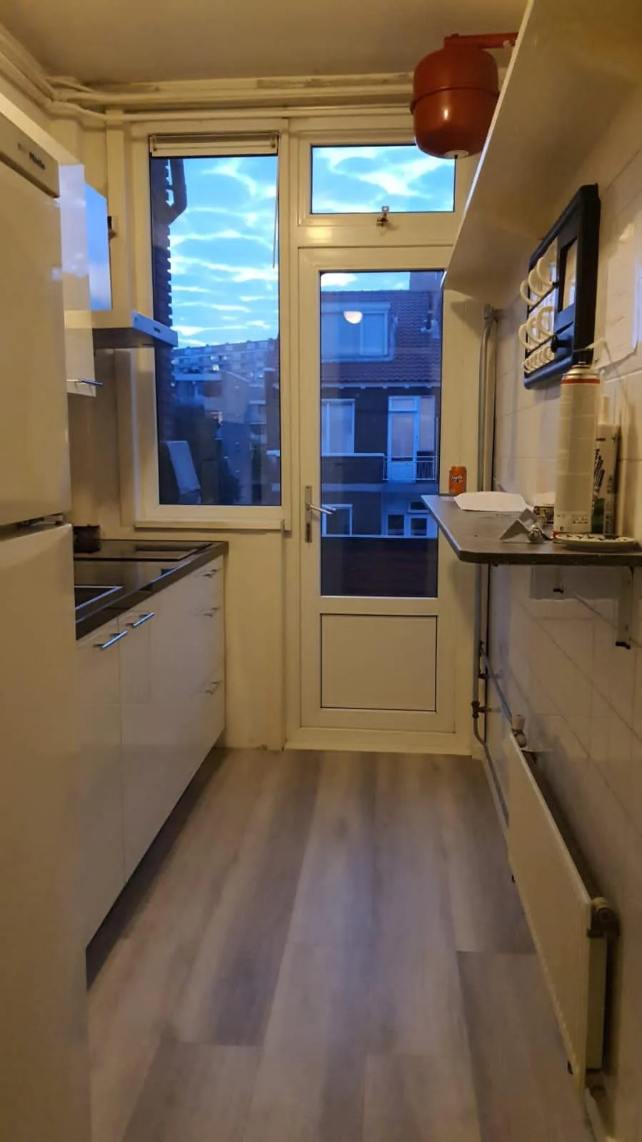 geblurde versie van de foto als achtergrond