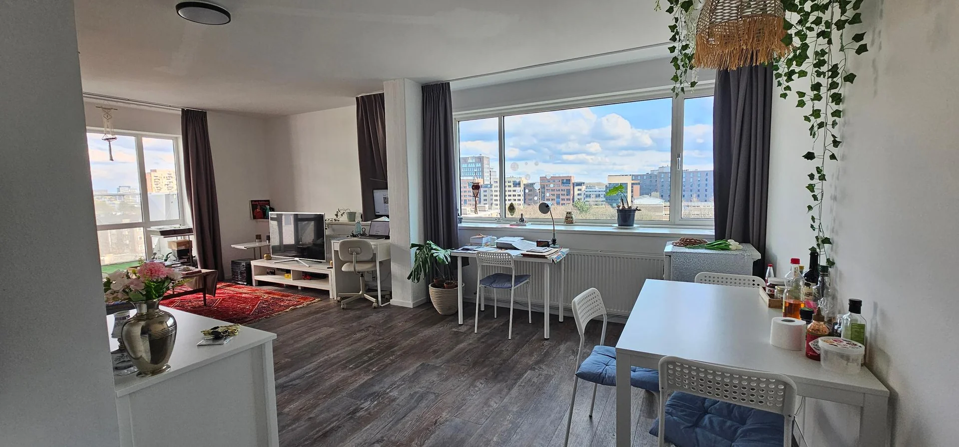 geblurde versie van de foto als achtergrond