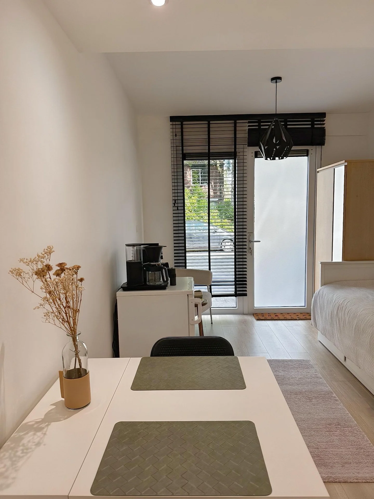 geblurde versie van de foto als achtergrond