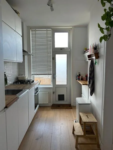 geblurde versie van de foto als achtergrond