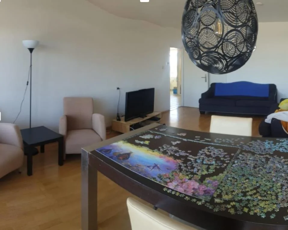 geblurde versie van de foto als achtergrond