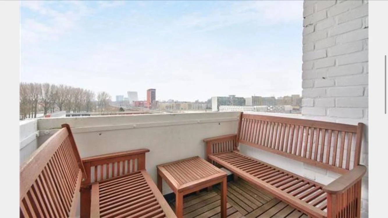 geblurde versie van de foto als achtergrond