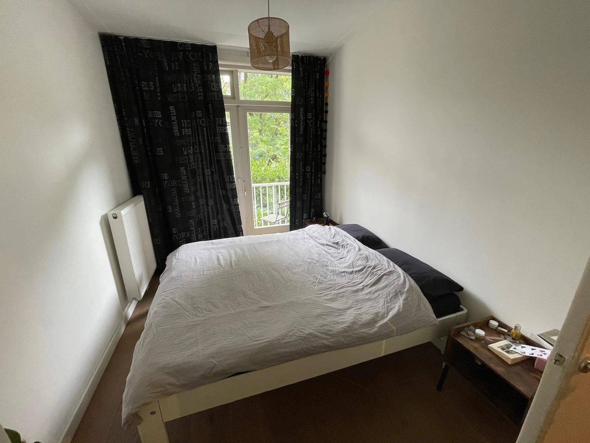 geblurde versie van de foto als achtergrond