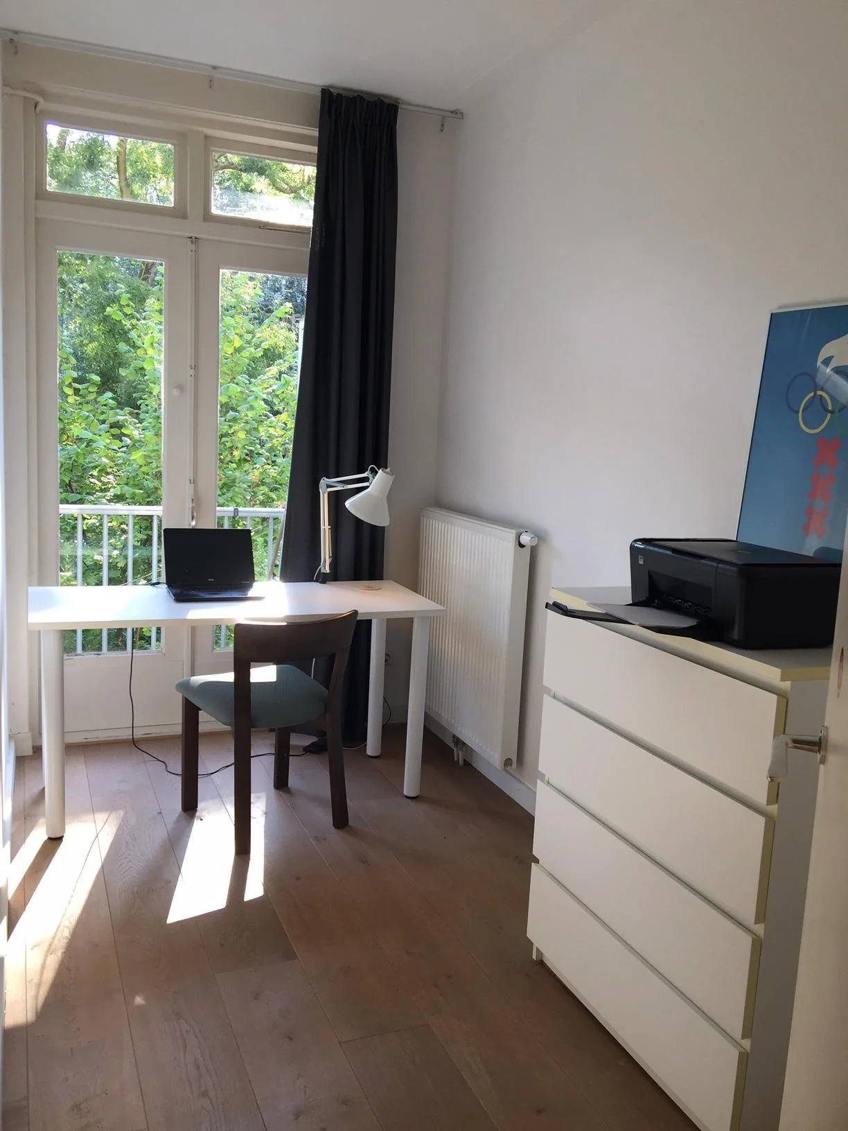 geblurde versie van de foto als achtergrond