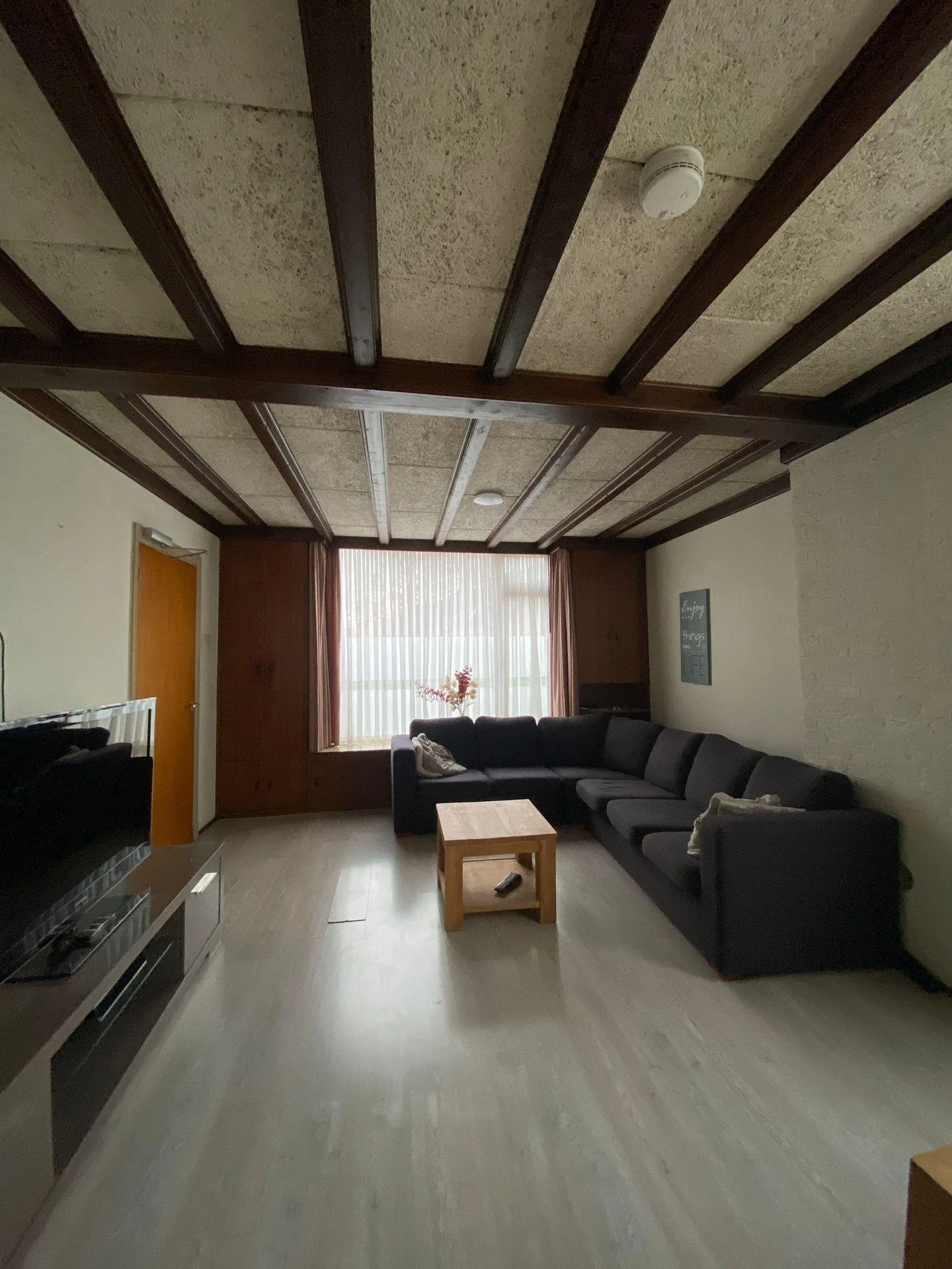 geblurde versie van de foto als achtergrond