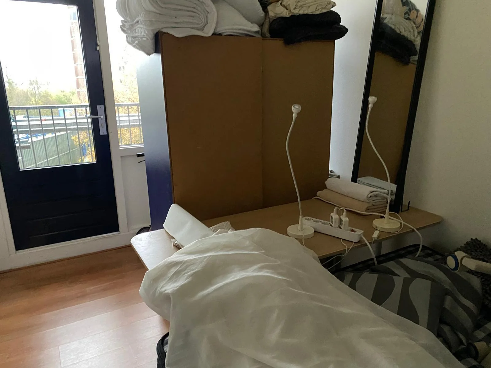 geblurde versie van de foto als achtergrond