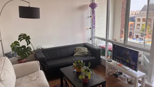 geblurde versie van de foto als achtergrond