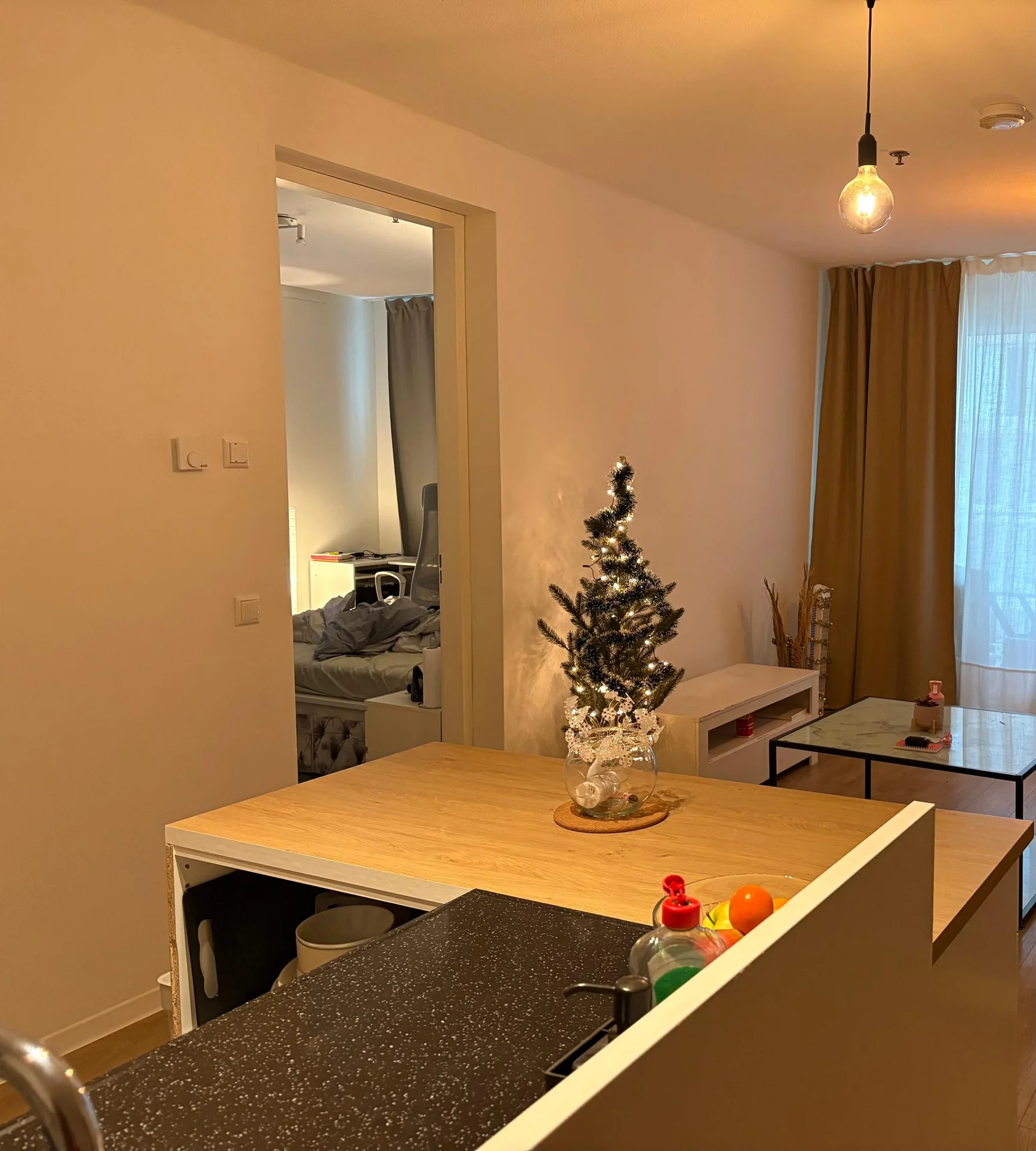 geblurde versie van de foto als achtergrond