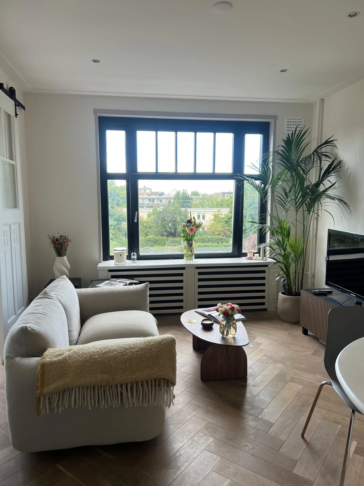 geblurde versie van de foto als achtergrond