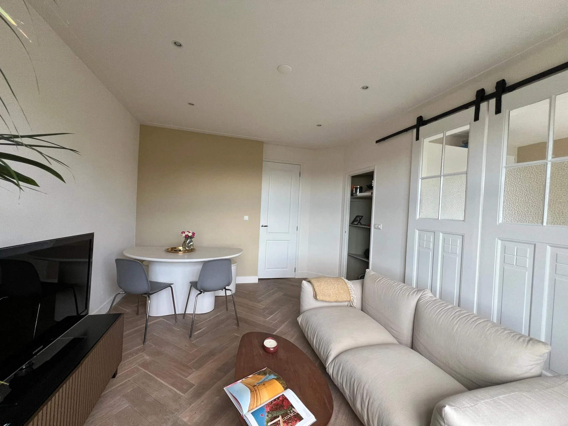 geblurde versie van de foto als achtergrond