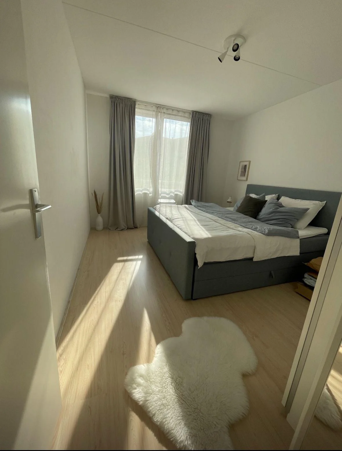 geblurde versie van de foto als achtergrond