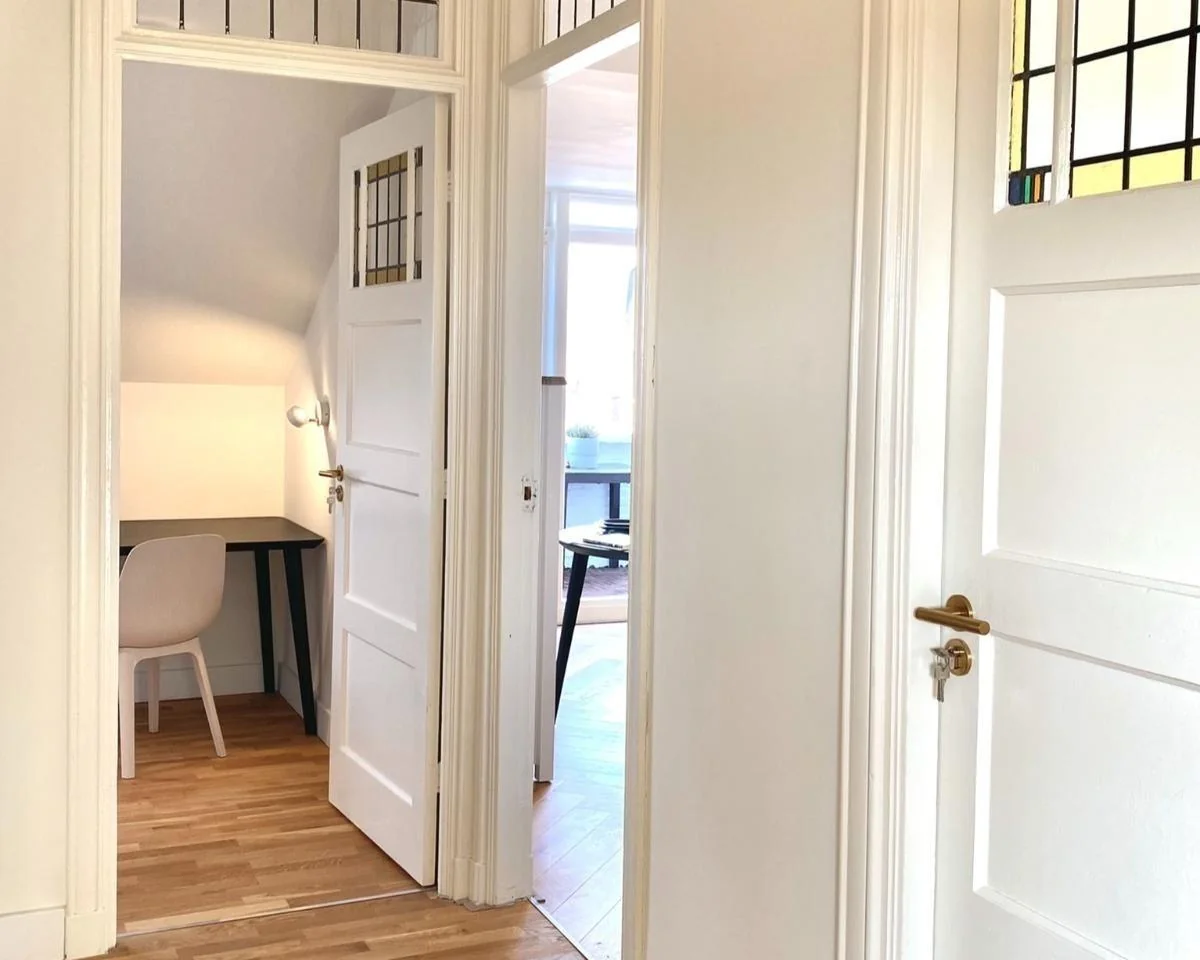 geblurde versie van de foto als achtergrond