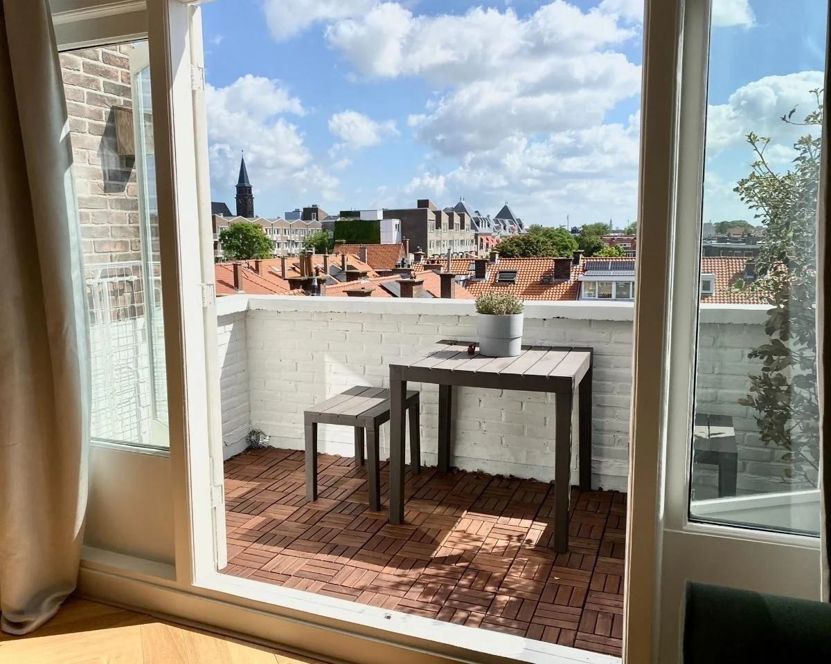 geblurde versie van de foto als achtergrond